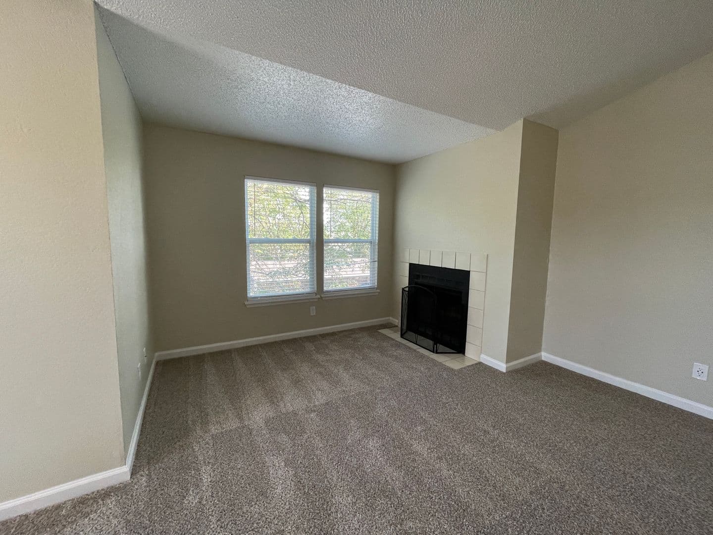 Shawnee Apartment: 11115 W 64th Terrace