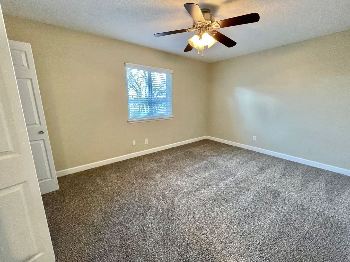 Merriam Apartment: 6216 Slater