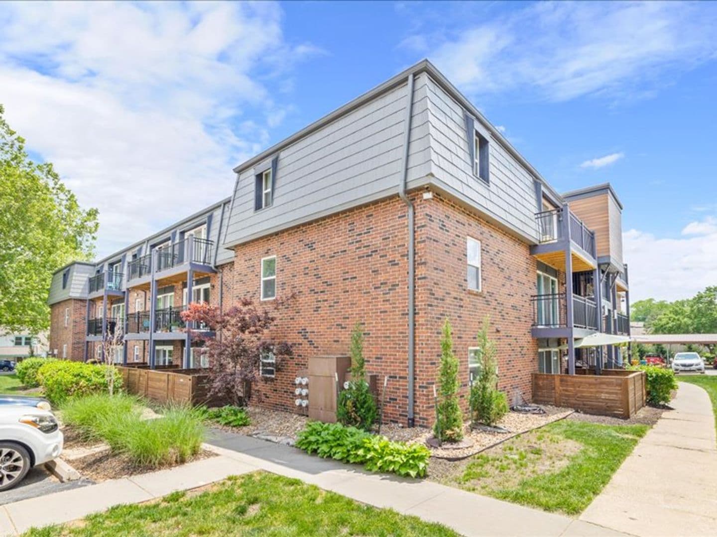 Mission Apartment: 5945 Woodson Rd.
