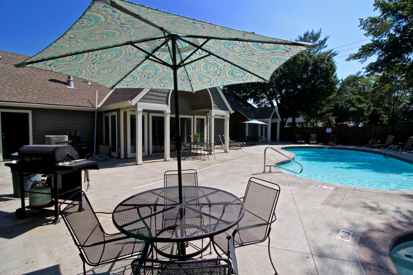Shawnee Apartment: 11115 W 64th Terrace