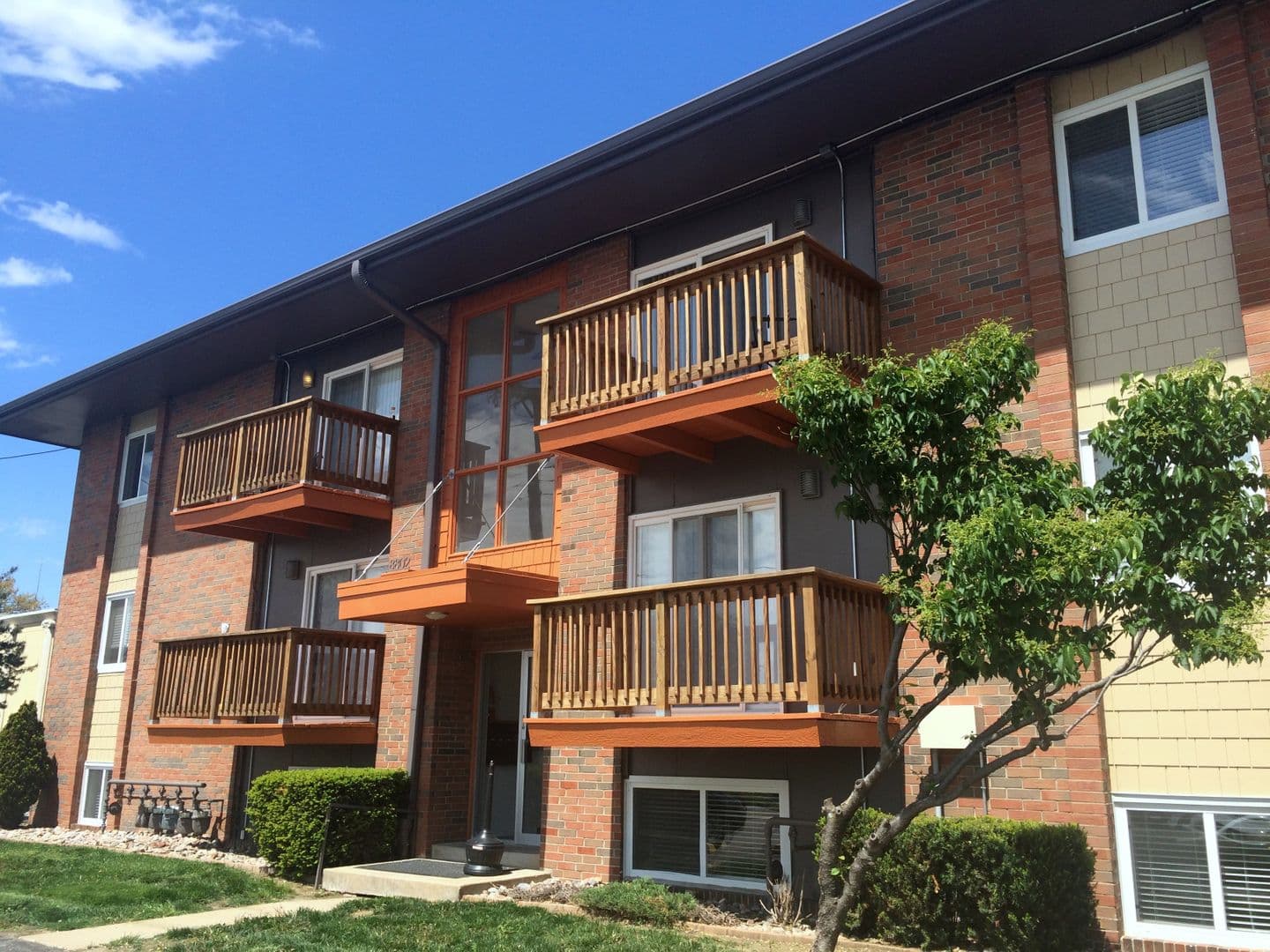 Merriam Apartment: 6216 Slater