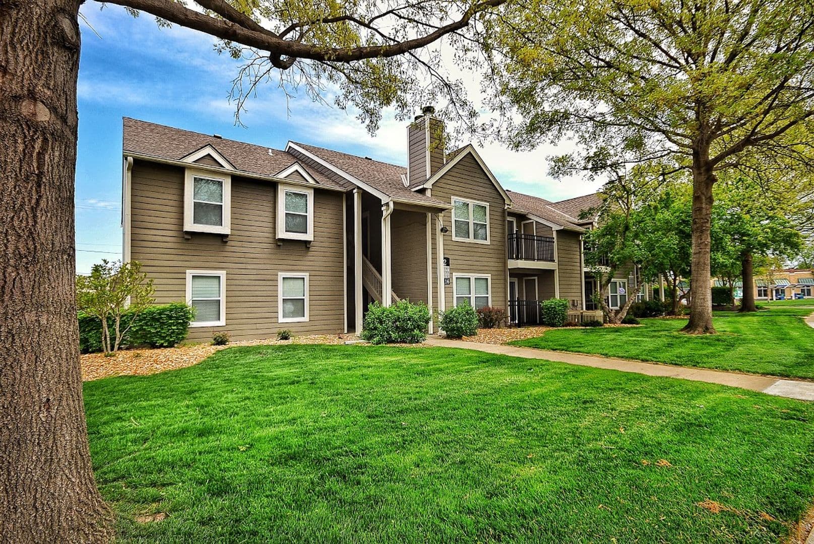 Shawnee Apartment: 11115 W 64th Terrace