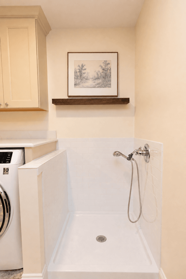 Andover House: 508 W Harry