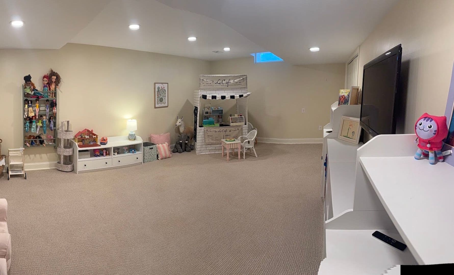 Andover House: 508 W Harry