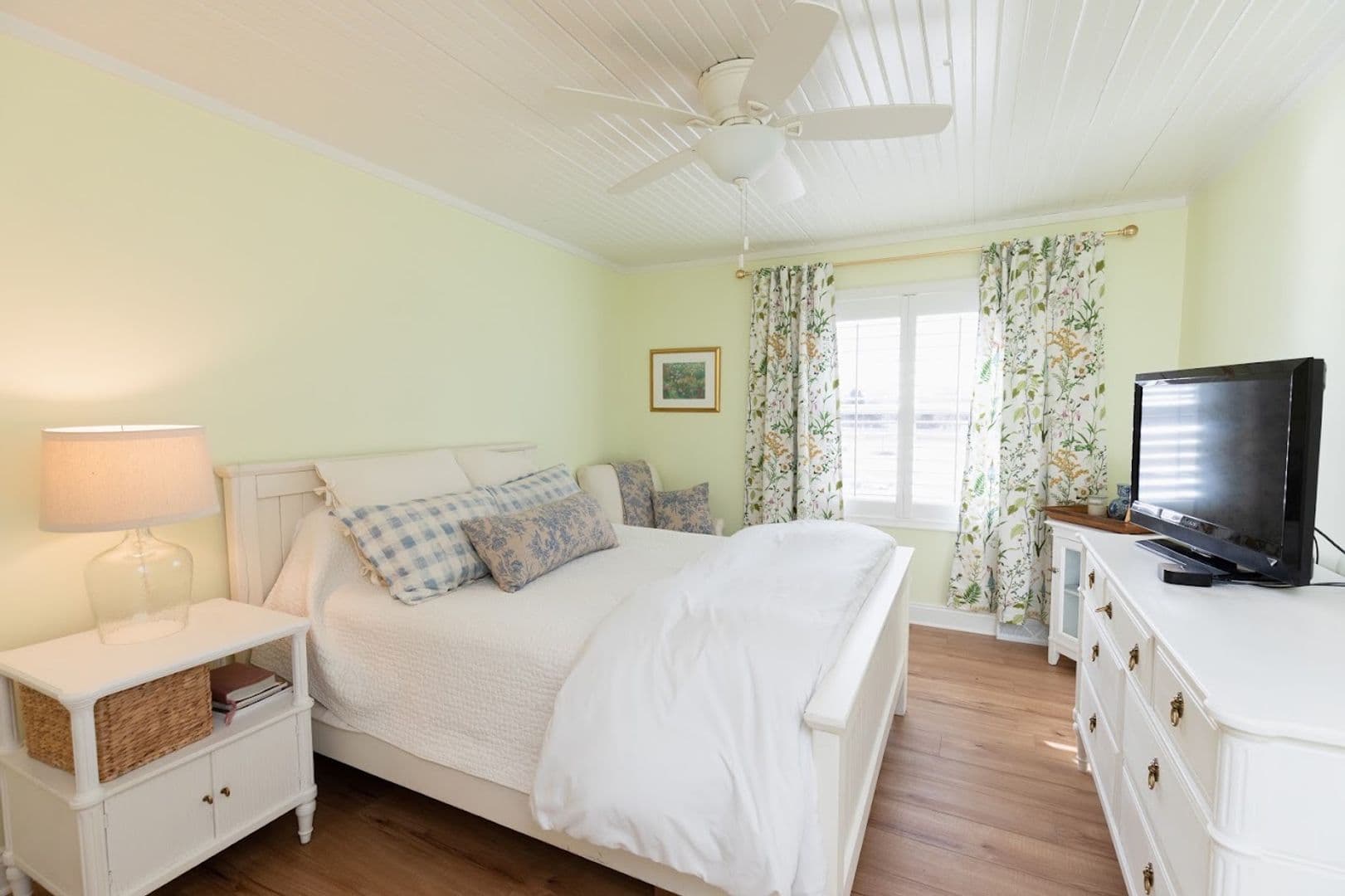 Andover House: 508 W Harry