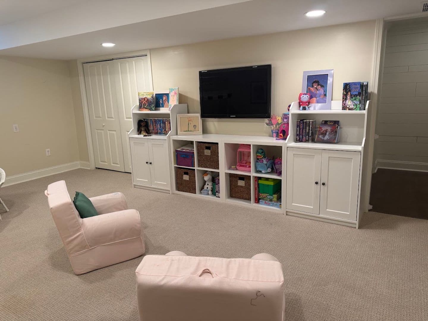 Andover House: 508 W Harry