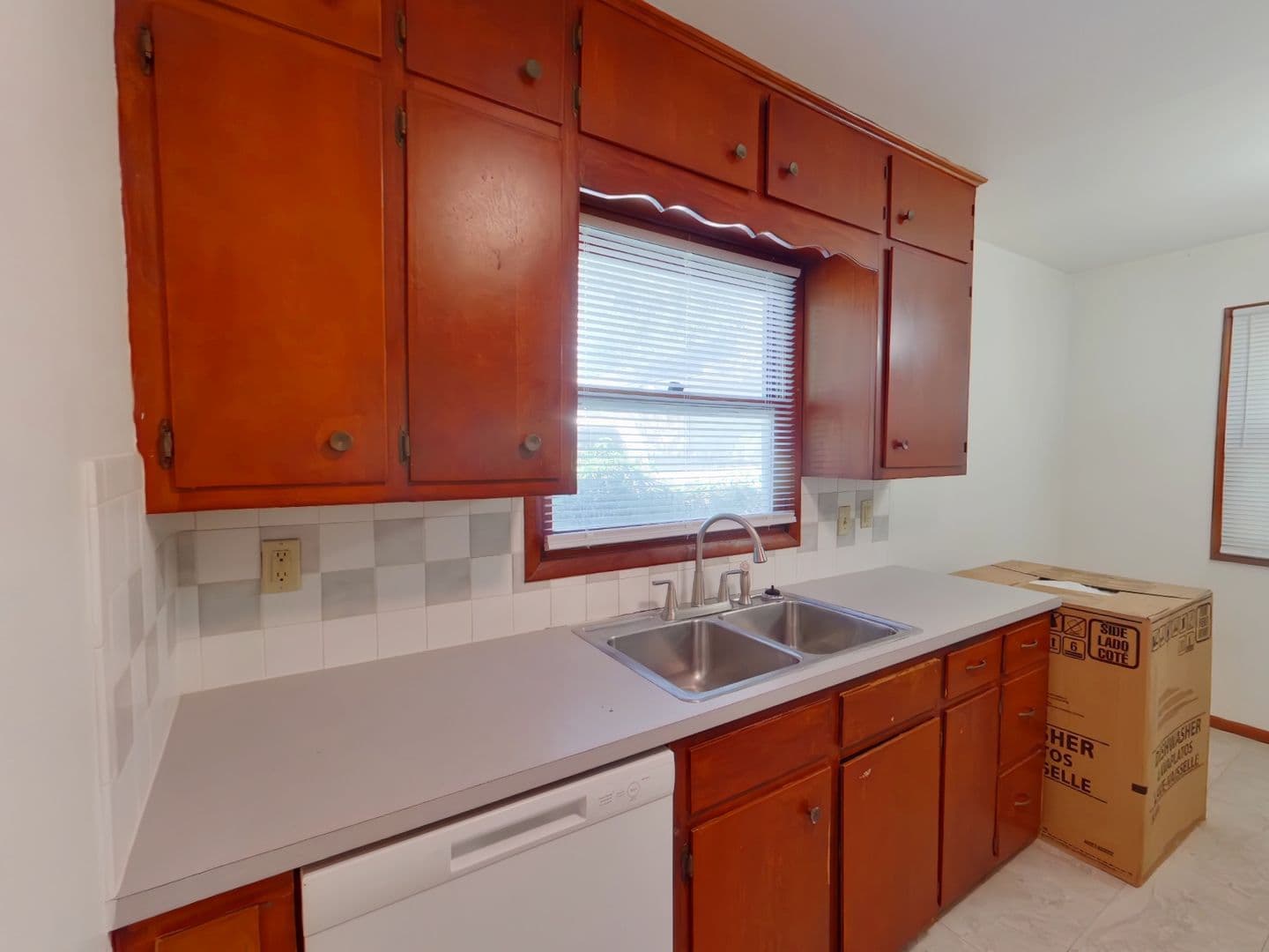 Wichita House: 452 S Knight