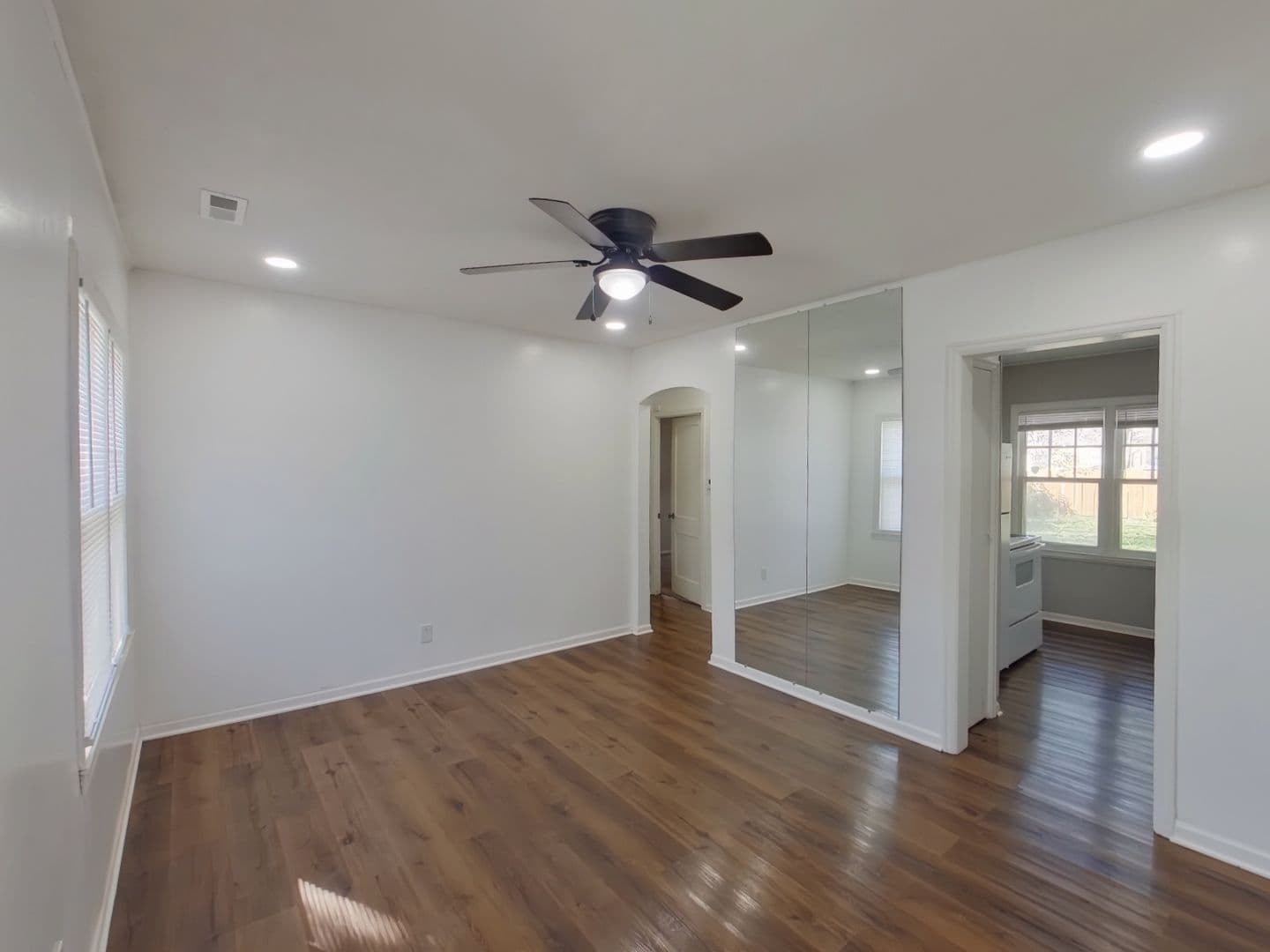 Wichita House: 633 N Harding
