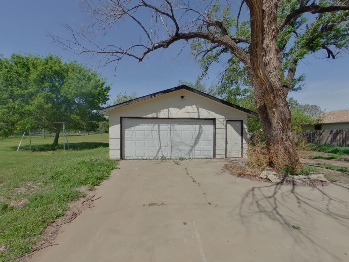 Wichita House: 1031 N Edwards Ave