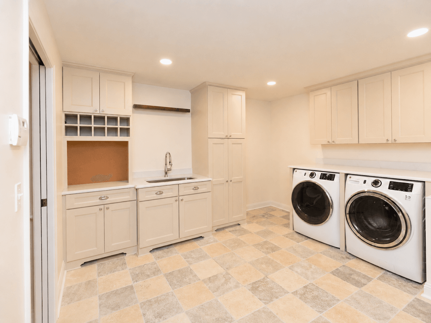Andover House: 508 W Harry