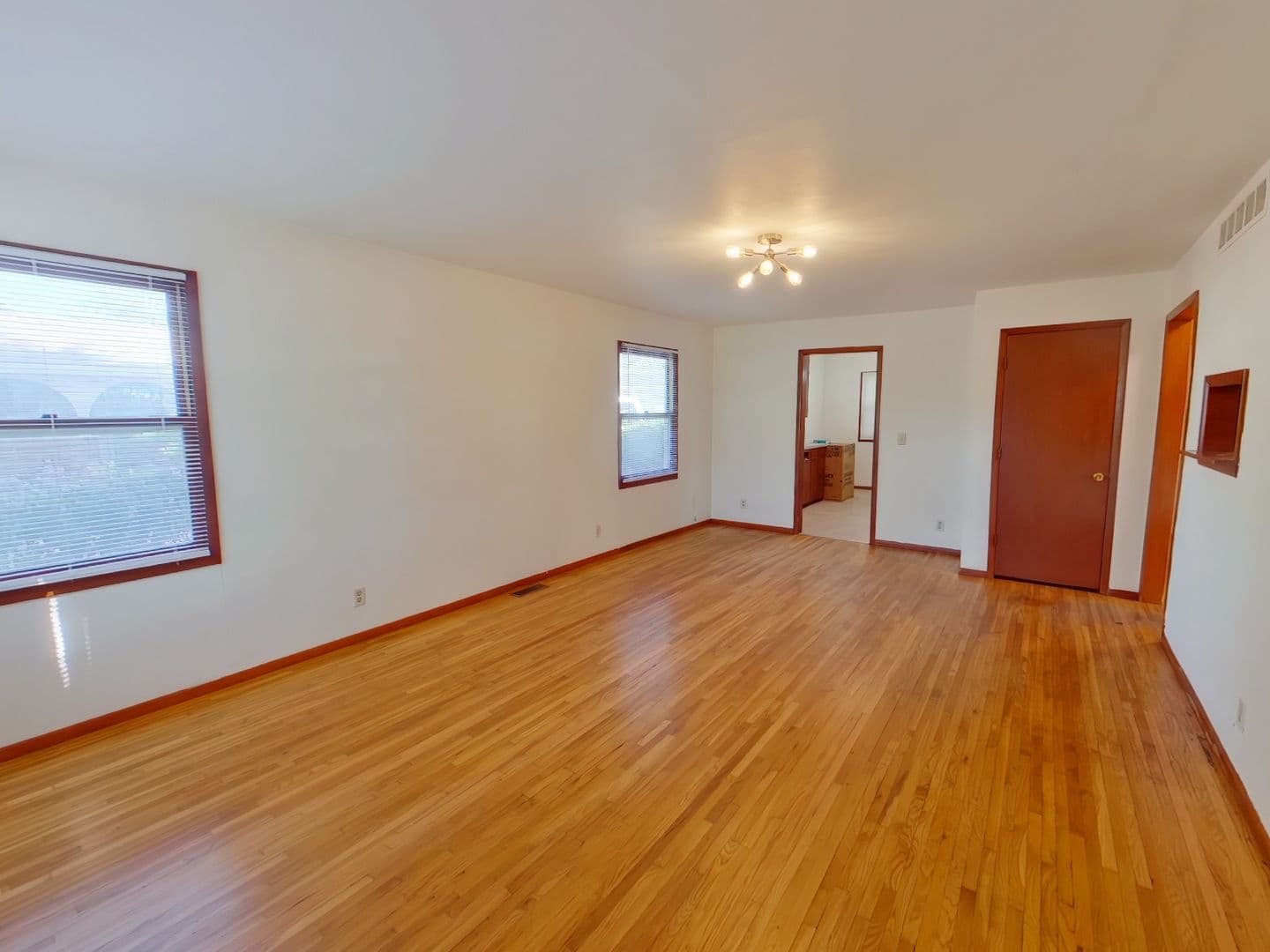 Wichita House: 452 S Knight