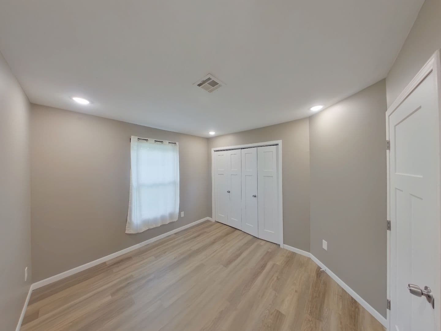 Wichita Apartment: 520 N Mathewson Ave