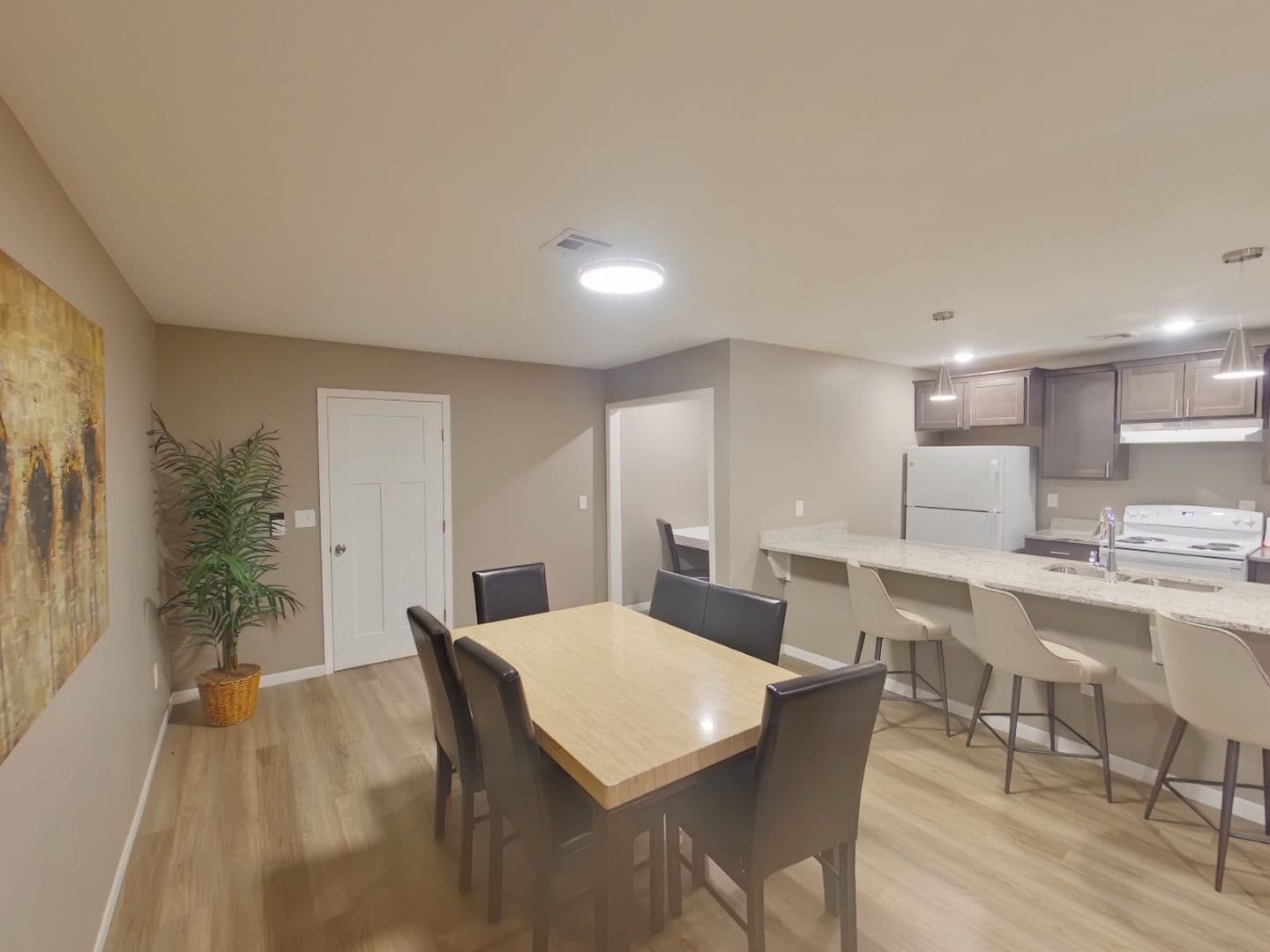 Wichita Apartment: 520 N Mathewson Ave