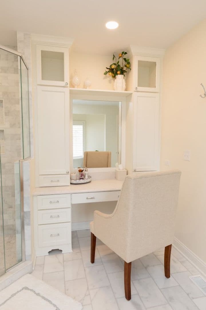 Andover House: 508 W Harry