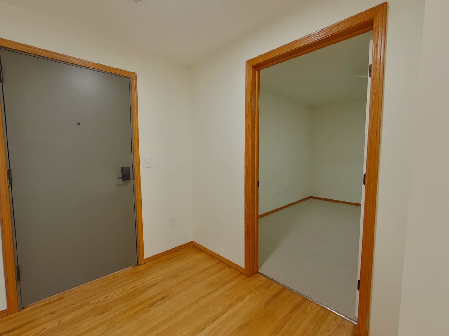 Wichita Apartment: 1401 E Douglas Ave, Apt C