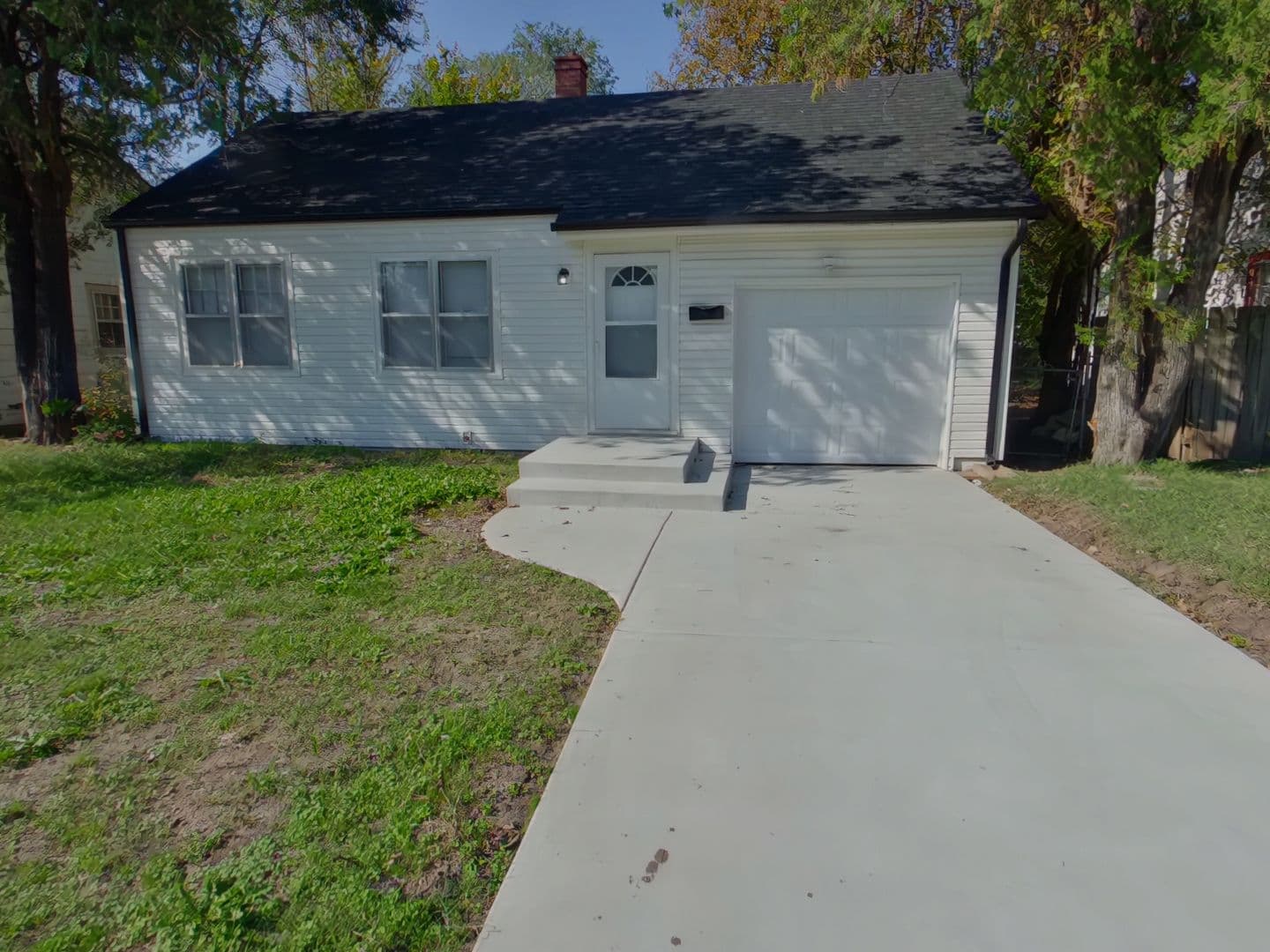 Wichita House: 633 N Harding