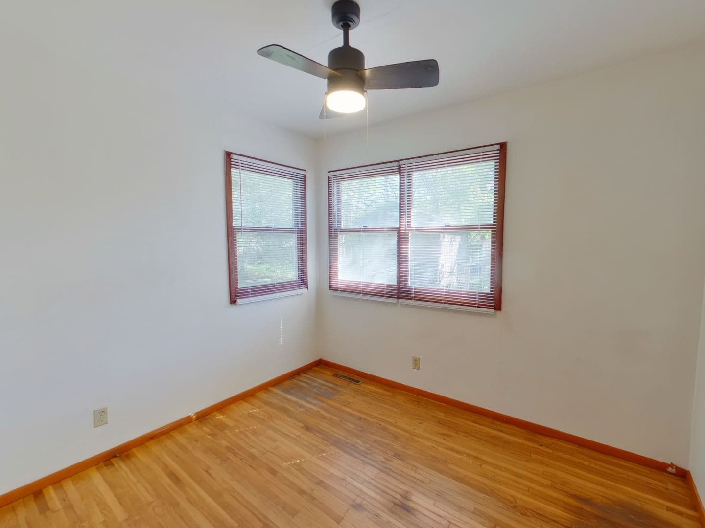 Wichita House: 452 S Knight