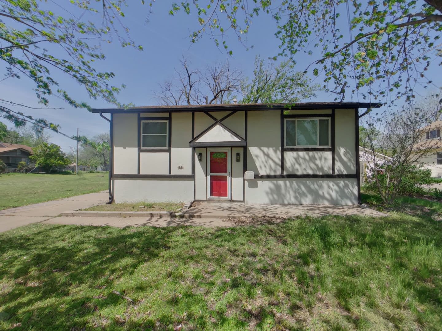 Wichita House: 1031 N Edwards Ave