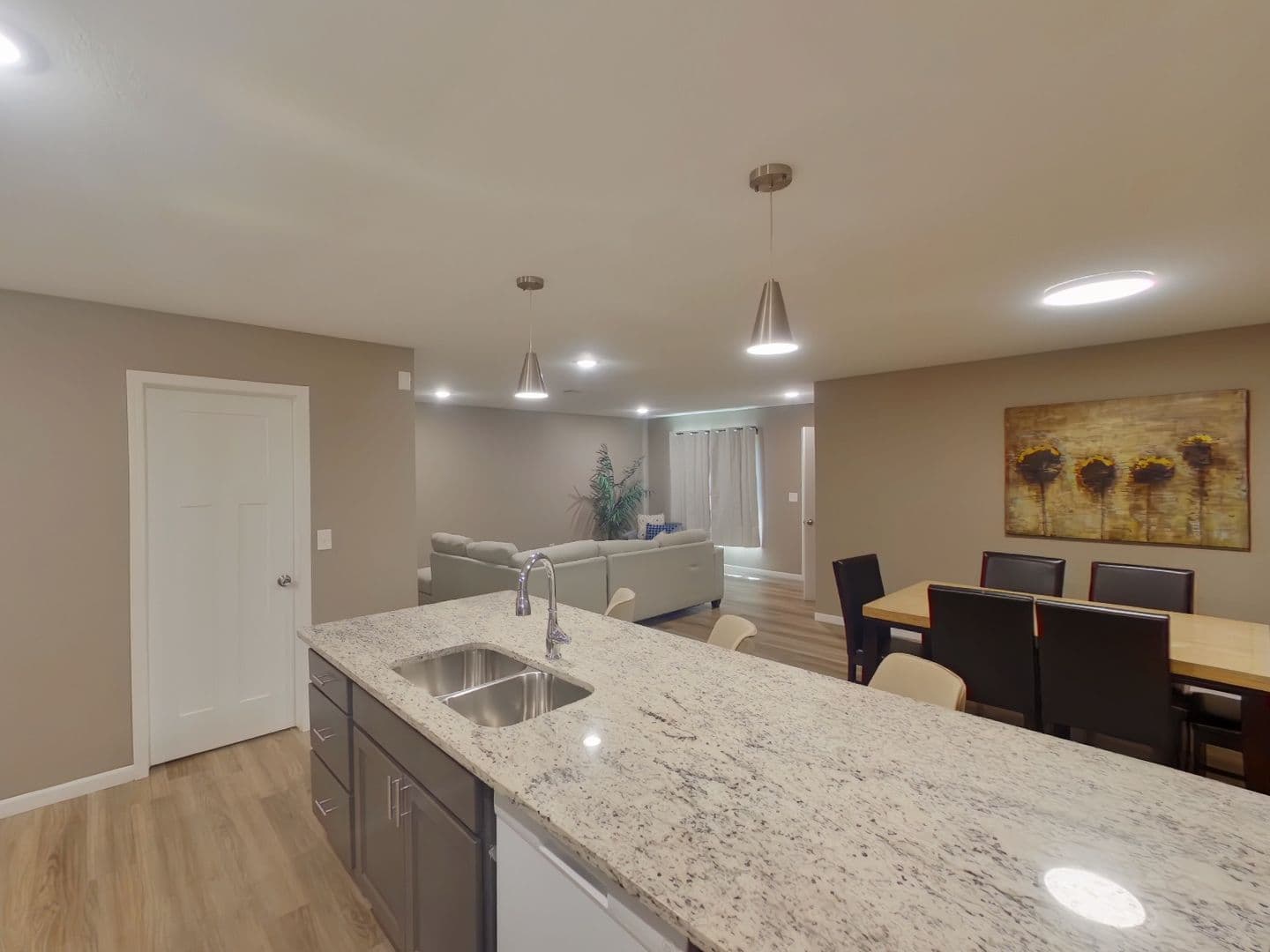 Wichita Apartment: 520 N Mathewson Ave