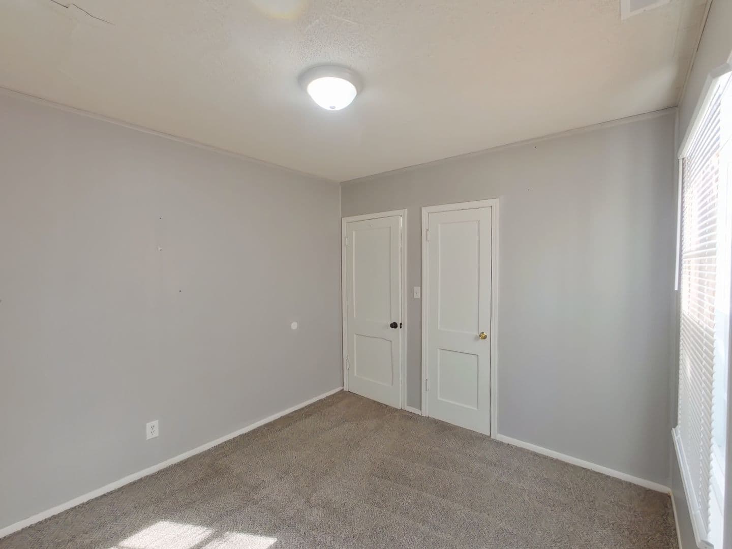 Wichita House: 633 N Harding
