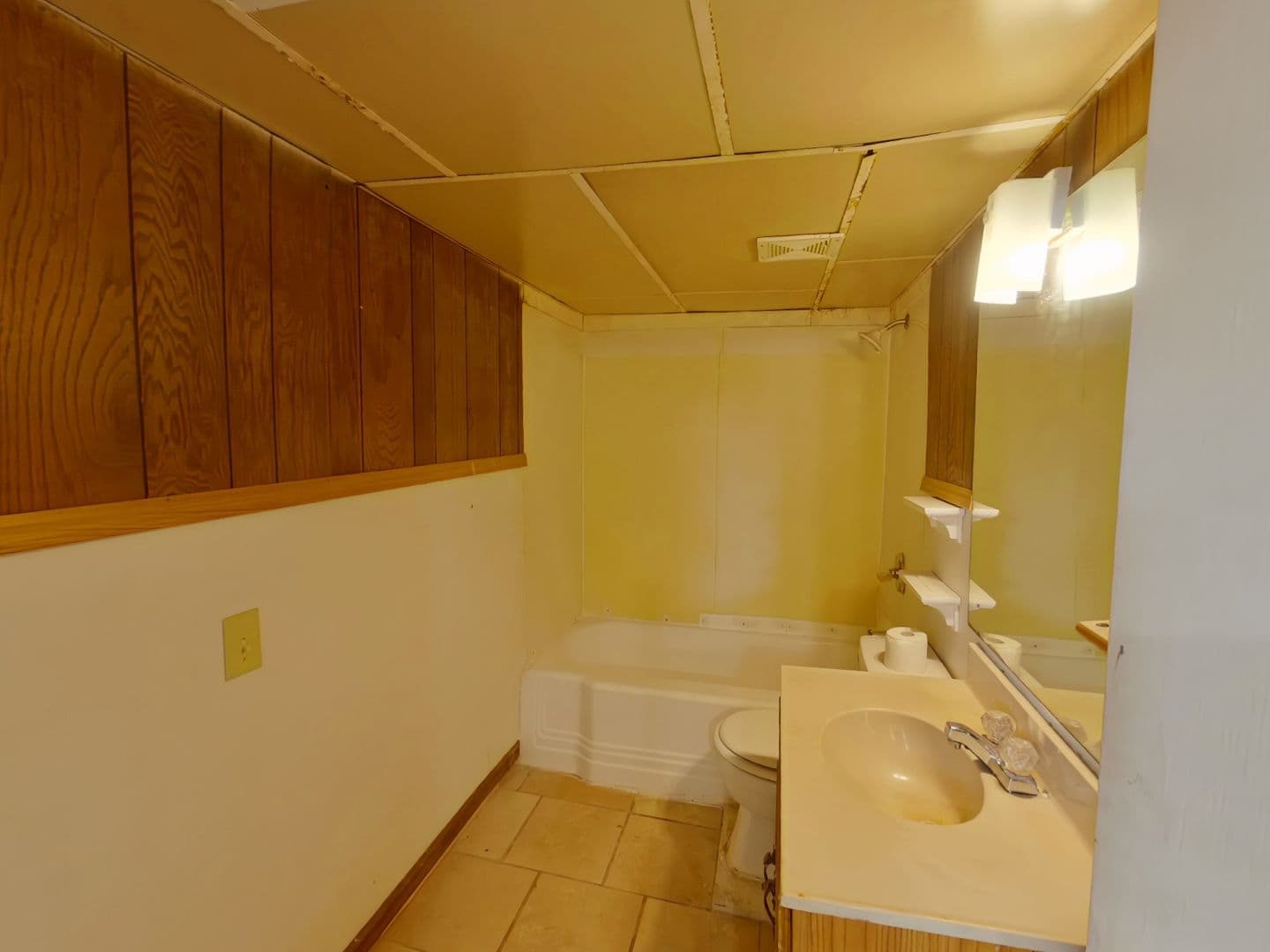 Wichita House: 845 N Edgemoor