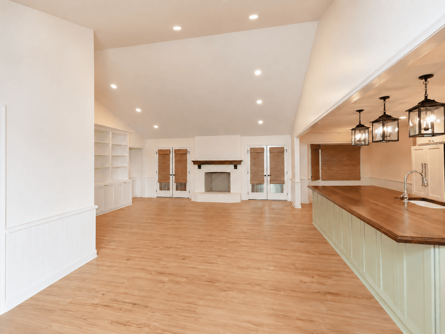 Andover House: 508 W Harry
