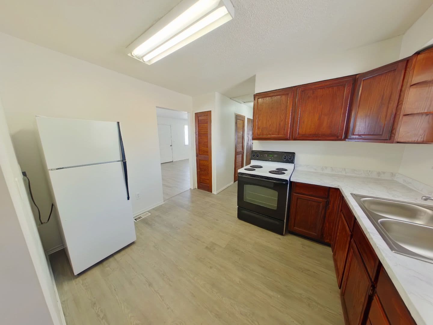 Wichita House: 222 E 14th St N