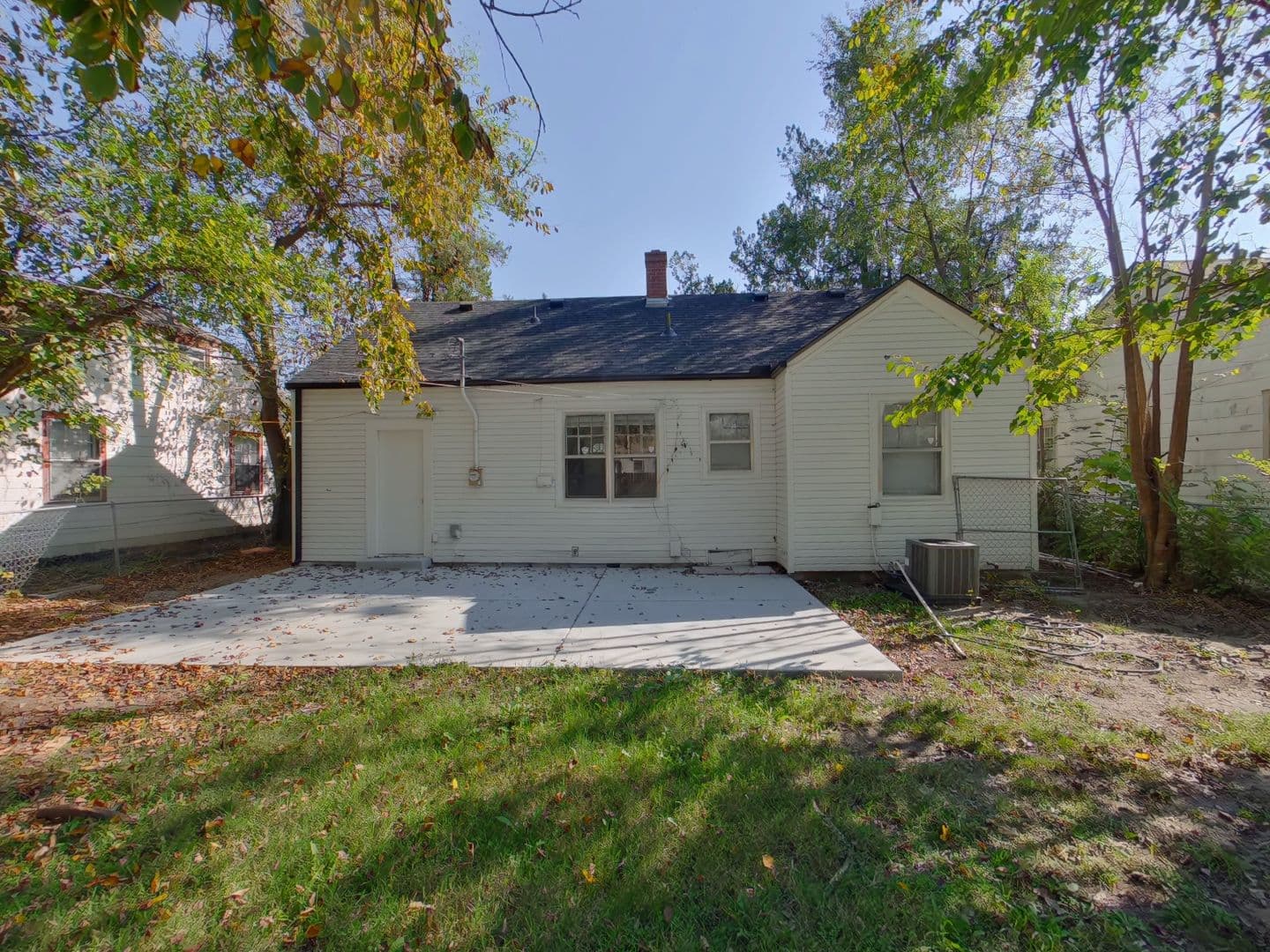 Wichita House: 633 N Harding