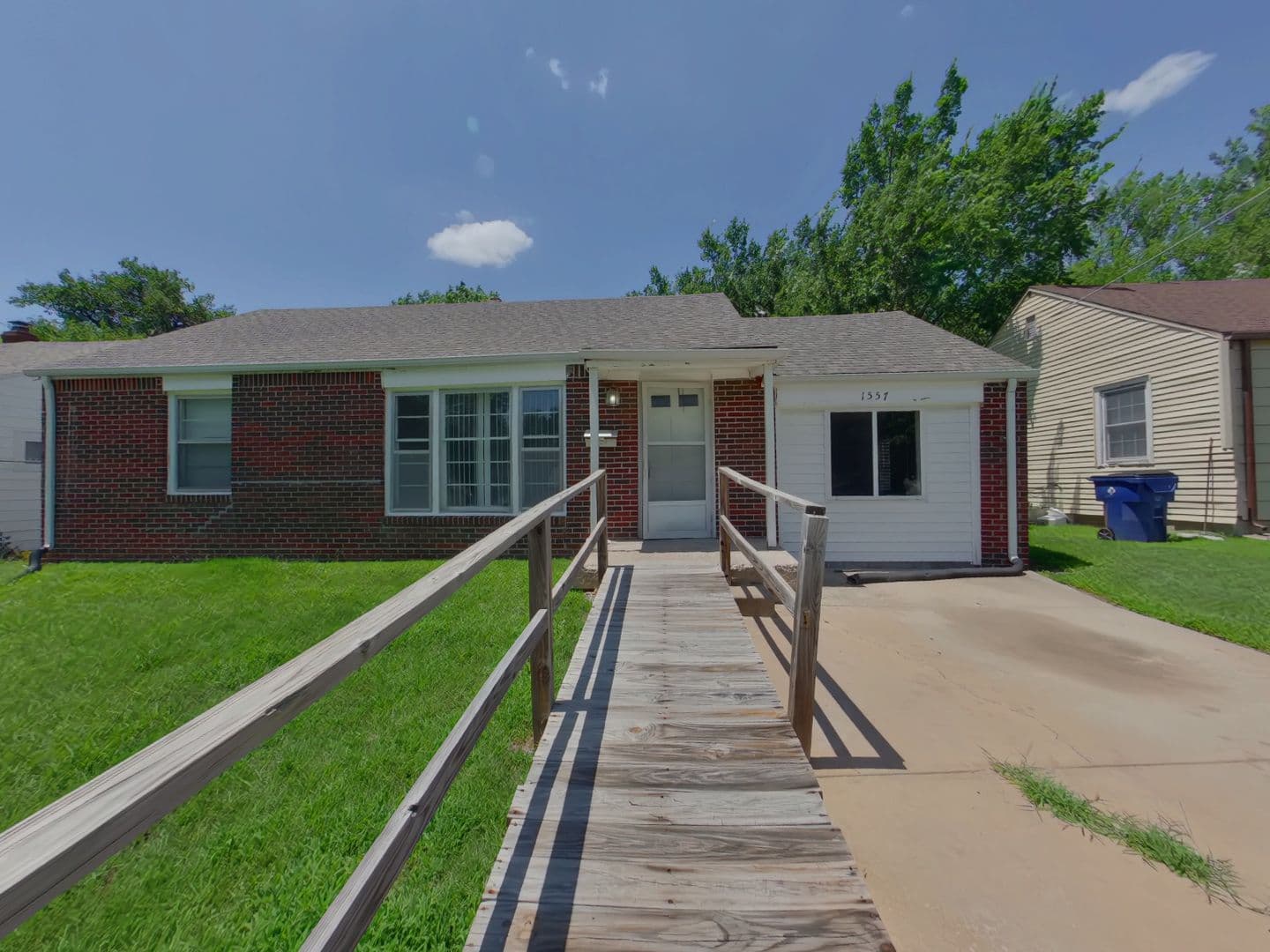 Wichtia House: 1557 N Broadview St