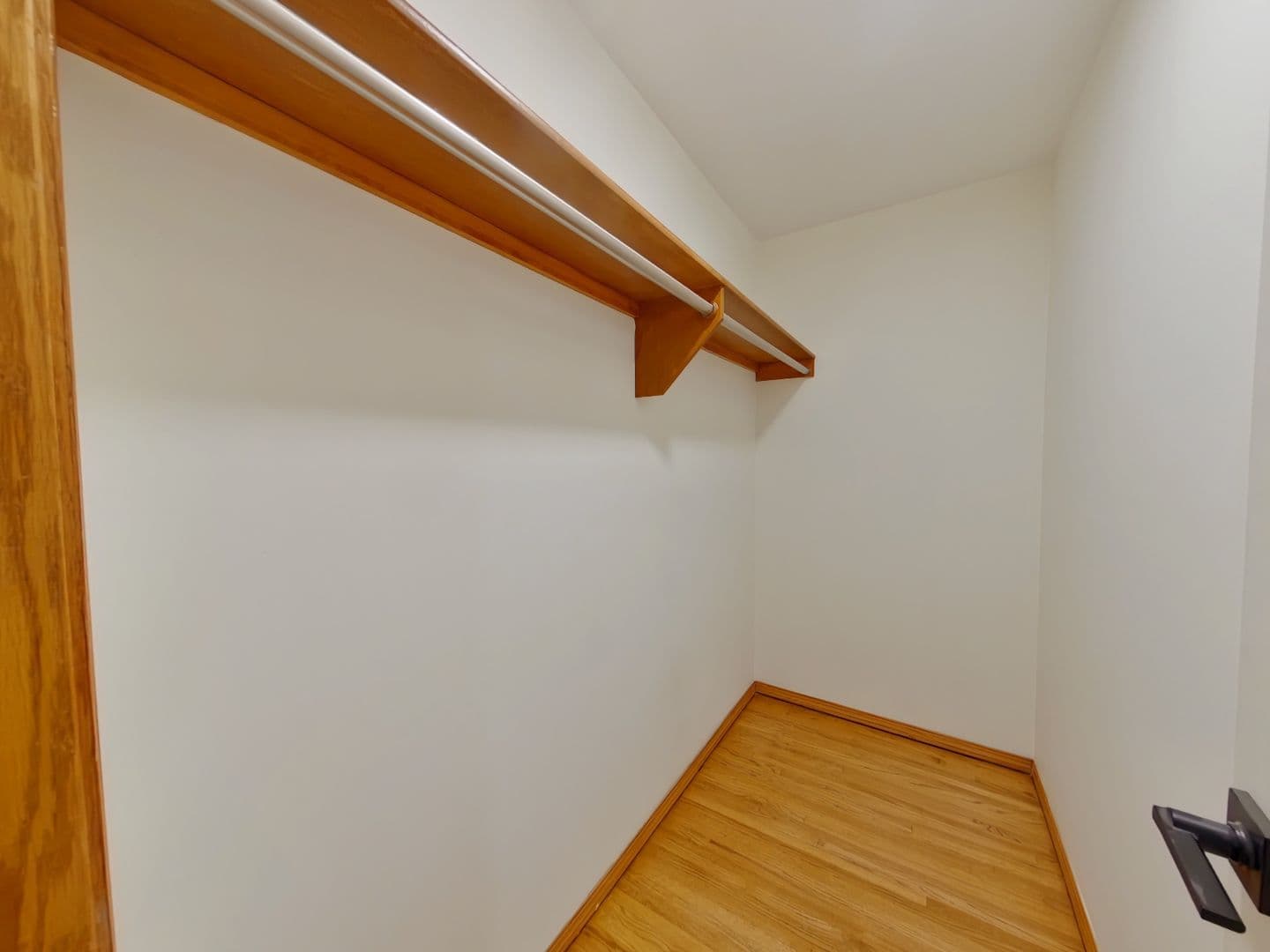 Wichita Apartment: 1401 E Douglas Ave, Apt B