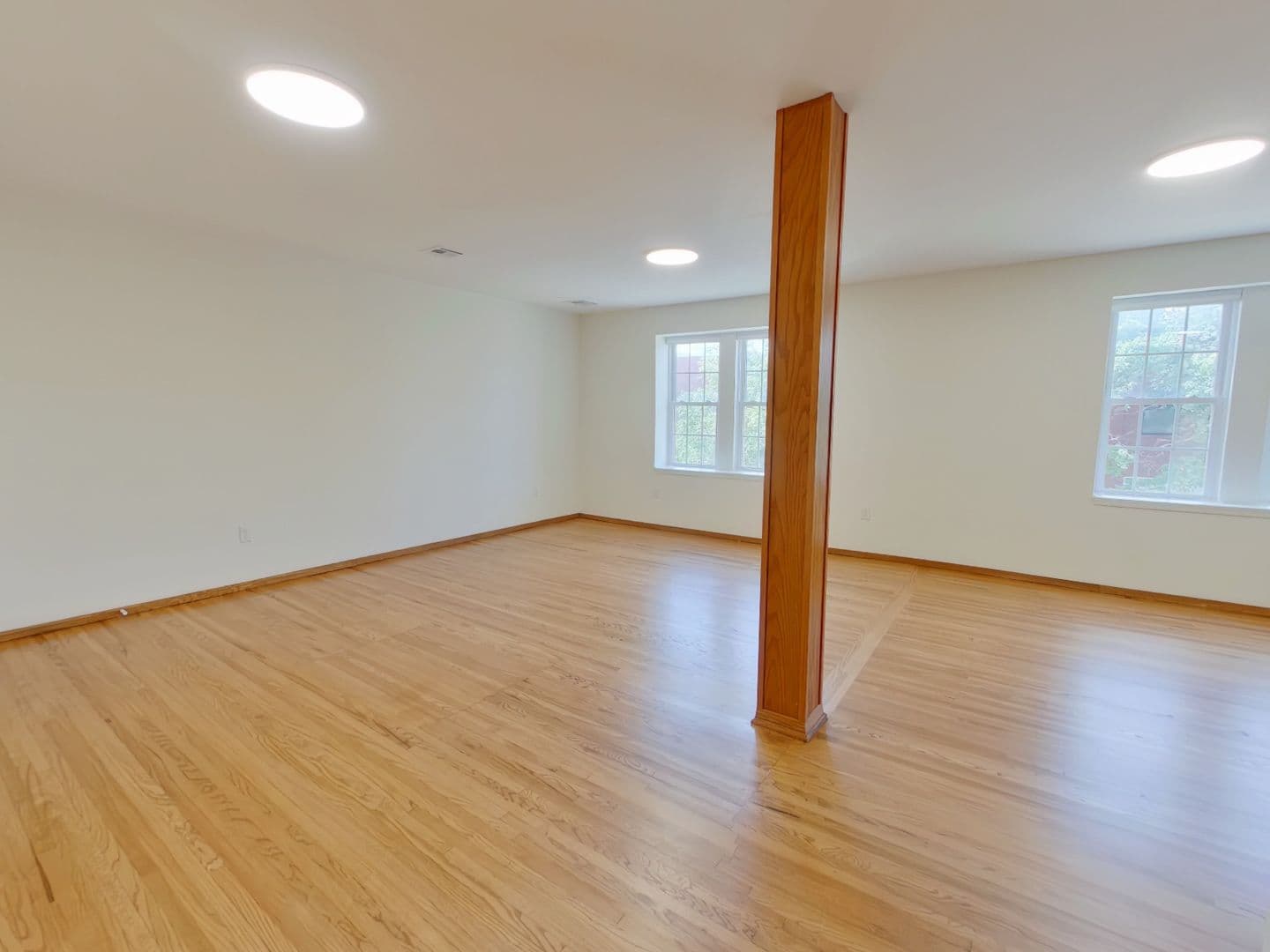 Wichita Apartment: 1401 E Douglas Ave, Apt B