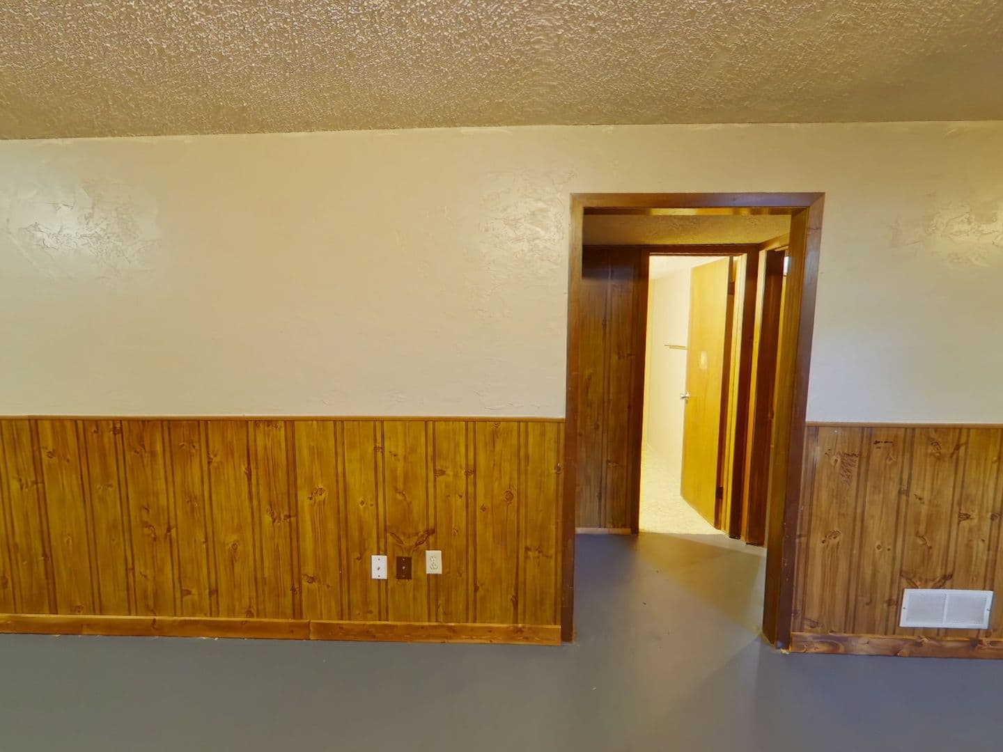 Wichita House: 614 N Richmond