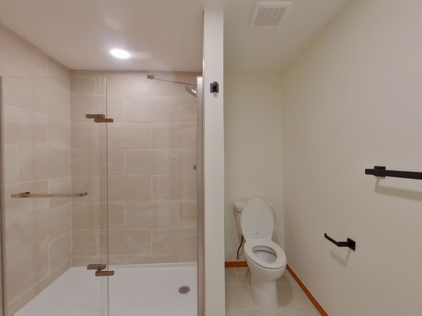 Wichita Apartment: 1401 E Douglas Ave, Apt C