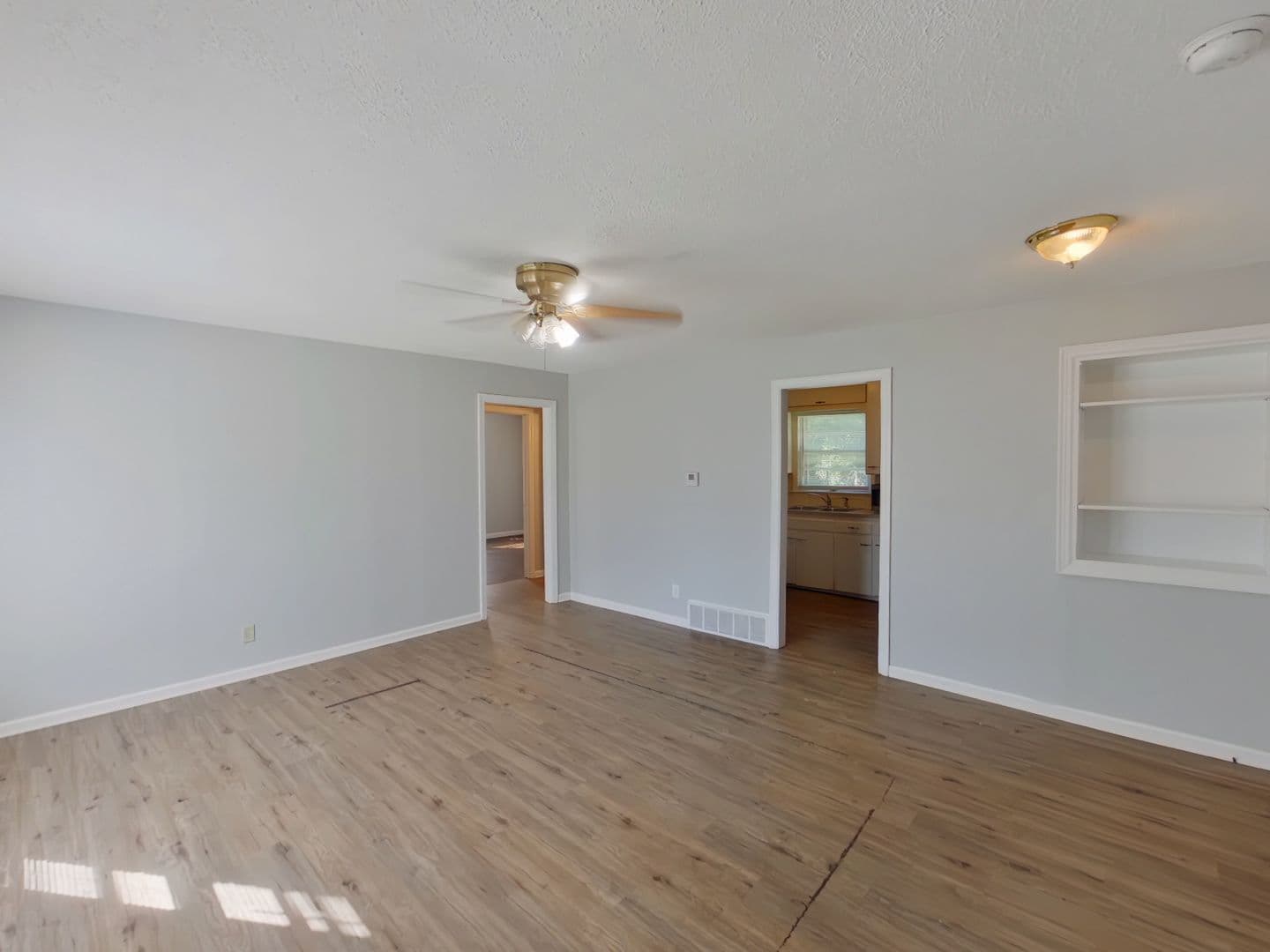 Wichtia House: 1557 N Broadview St