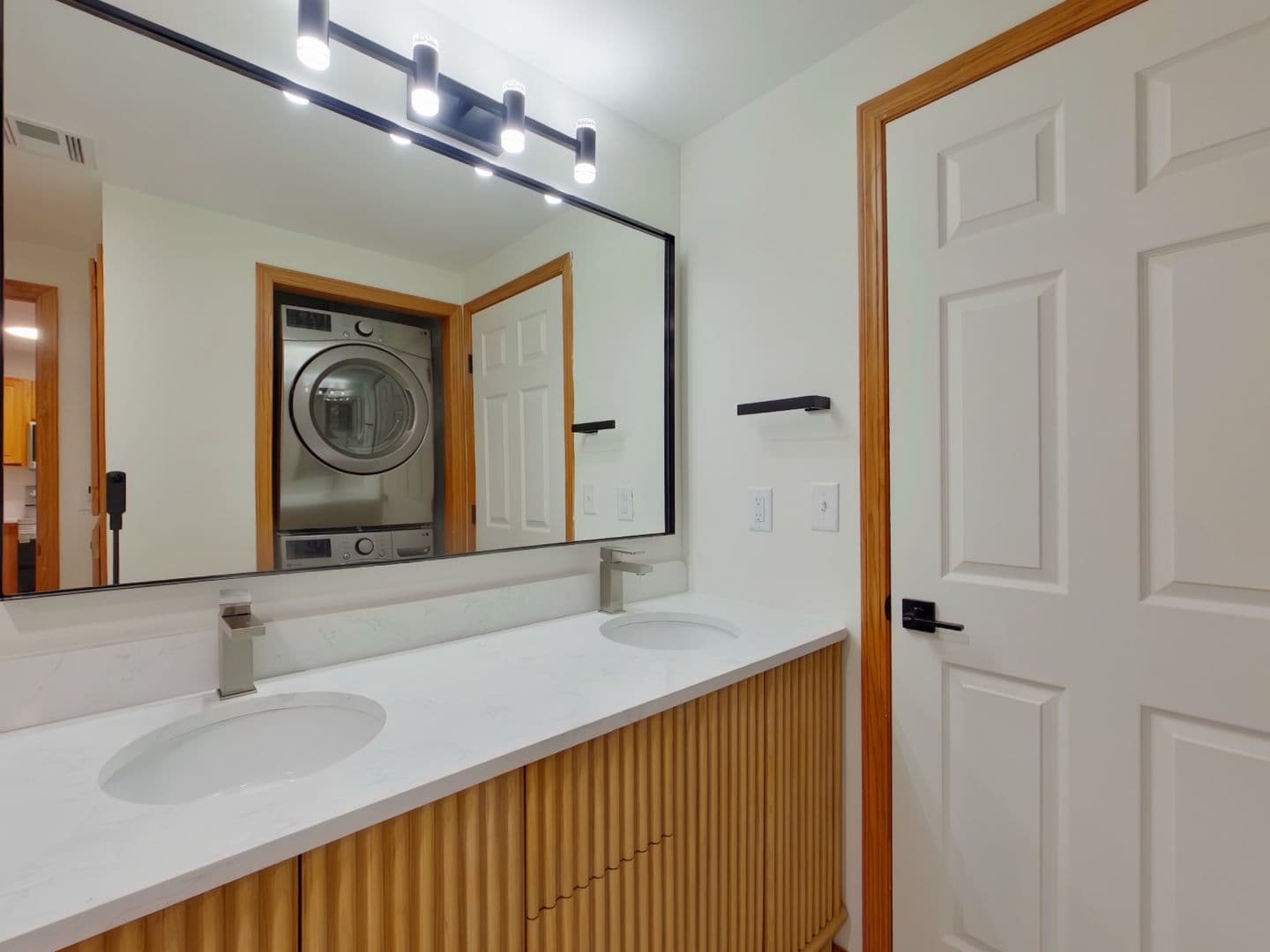 Wichita Apartment: 1401 E Douglas Ave, Apt C