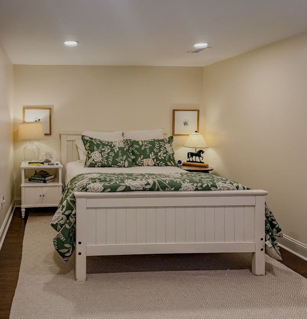 Andover House: 508 W Harry