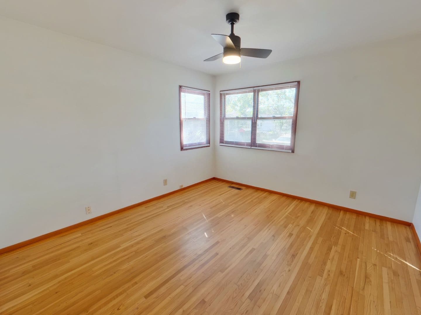 Wichita House: 452 S Knight