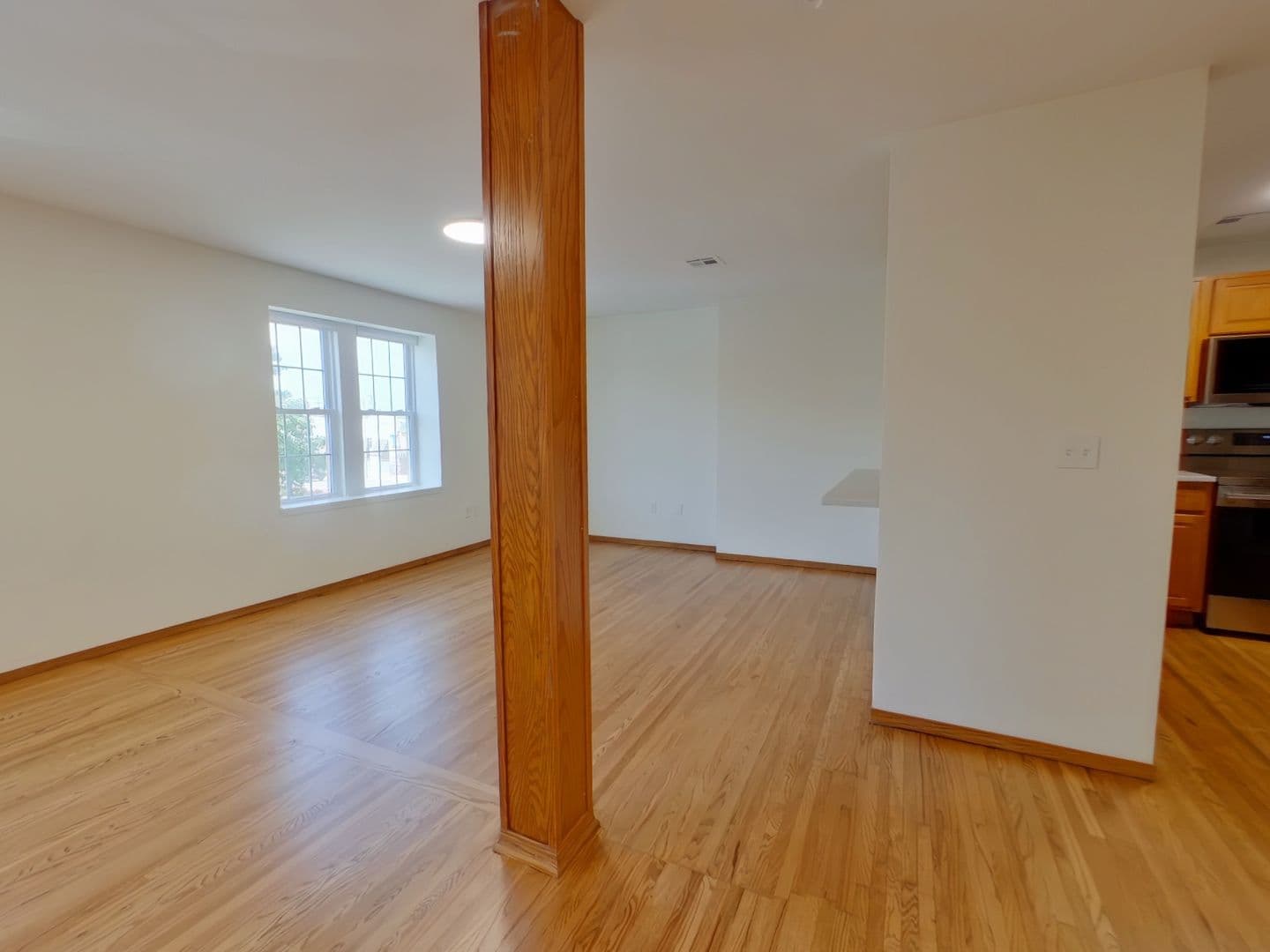 Wichita Apartment: 1401 E Douglas Ave, Apt B