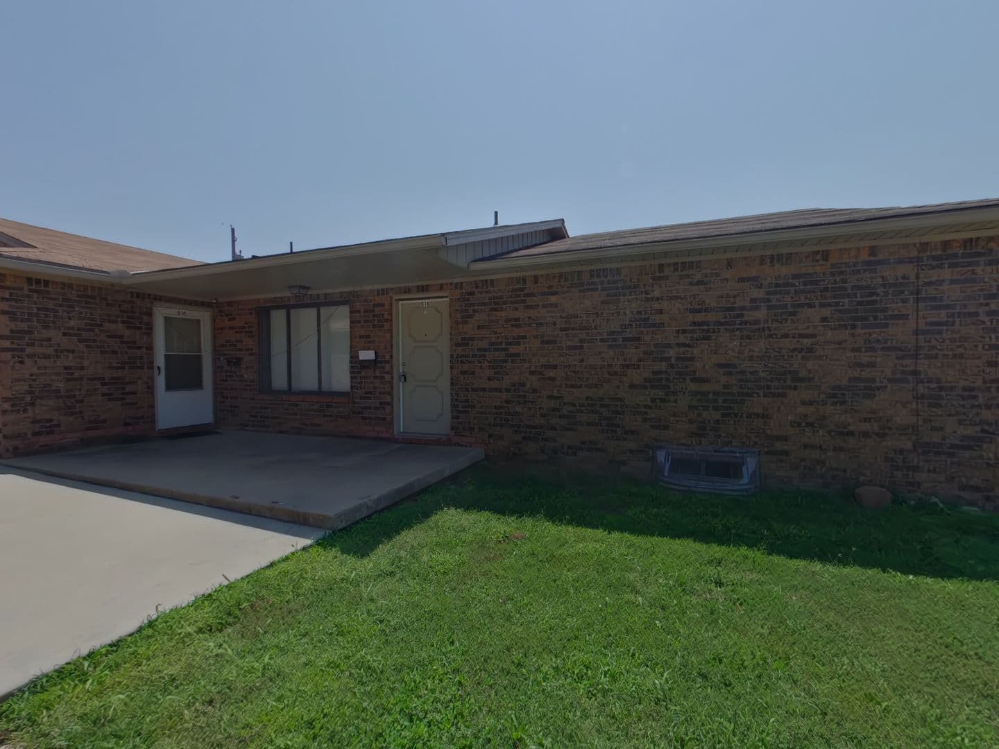 Wichita House: 614 N Richmond