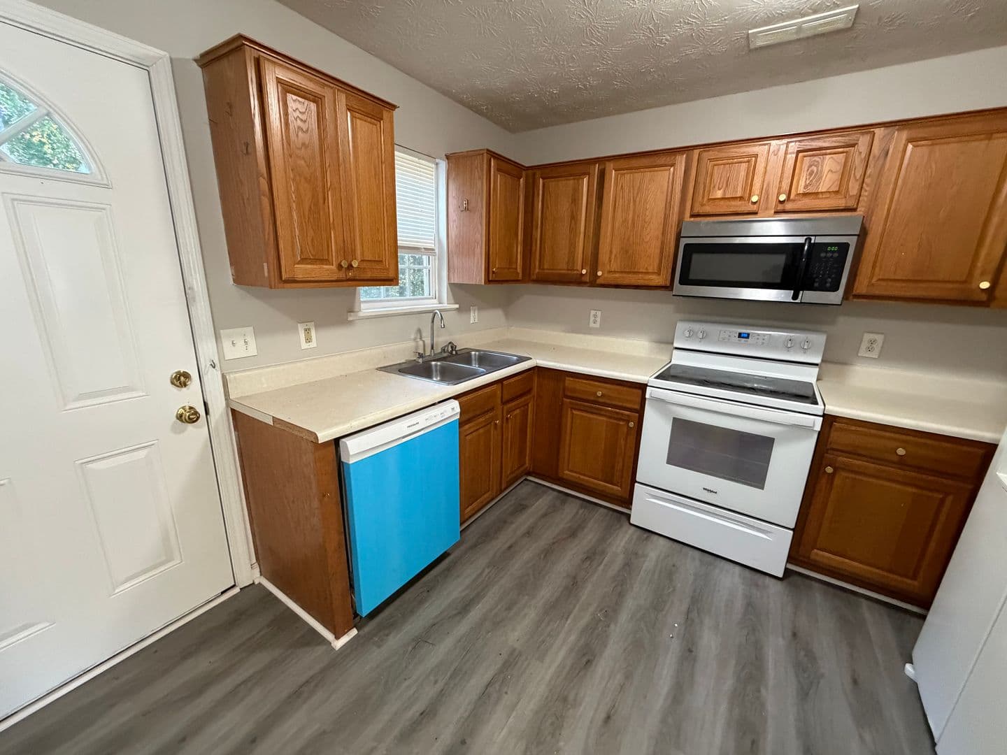 Tucker Apartment: Simonton Ct