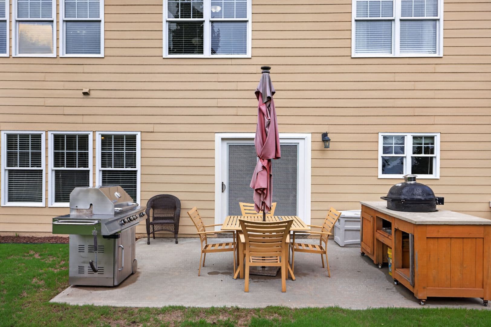 Flowery Branch House: 7819 Brass Lantern Dr.