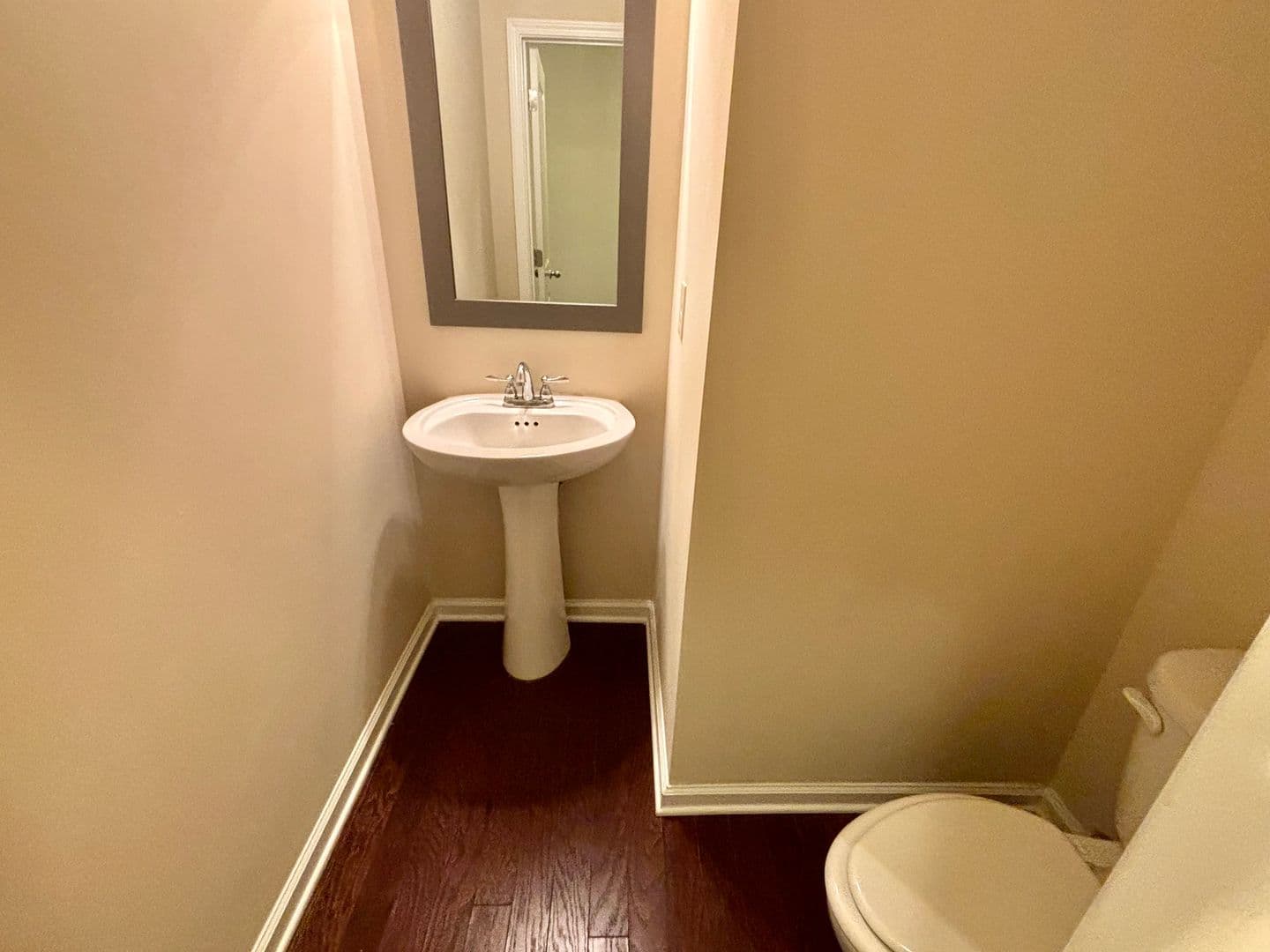 Cumming House: 1344 Brookmere Way