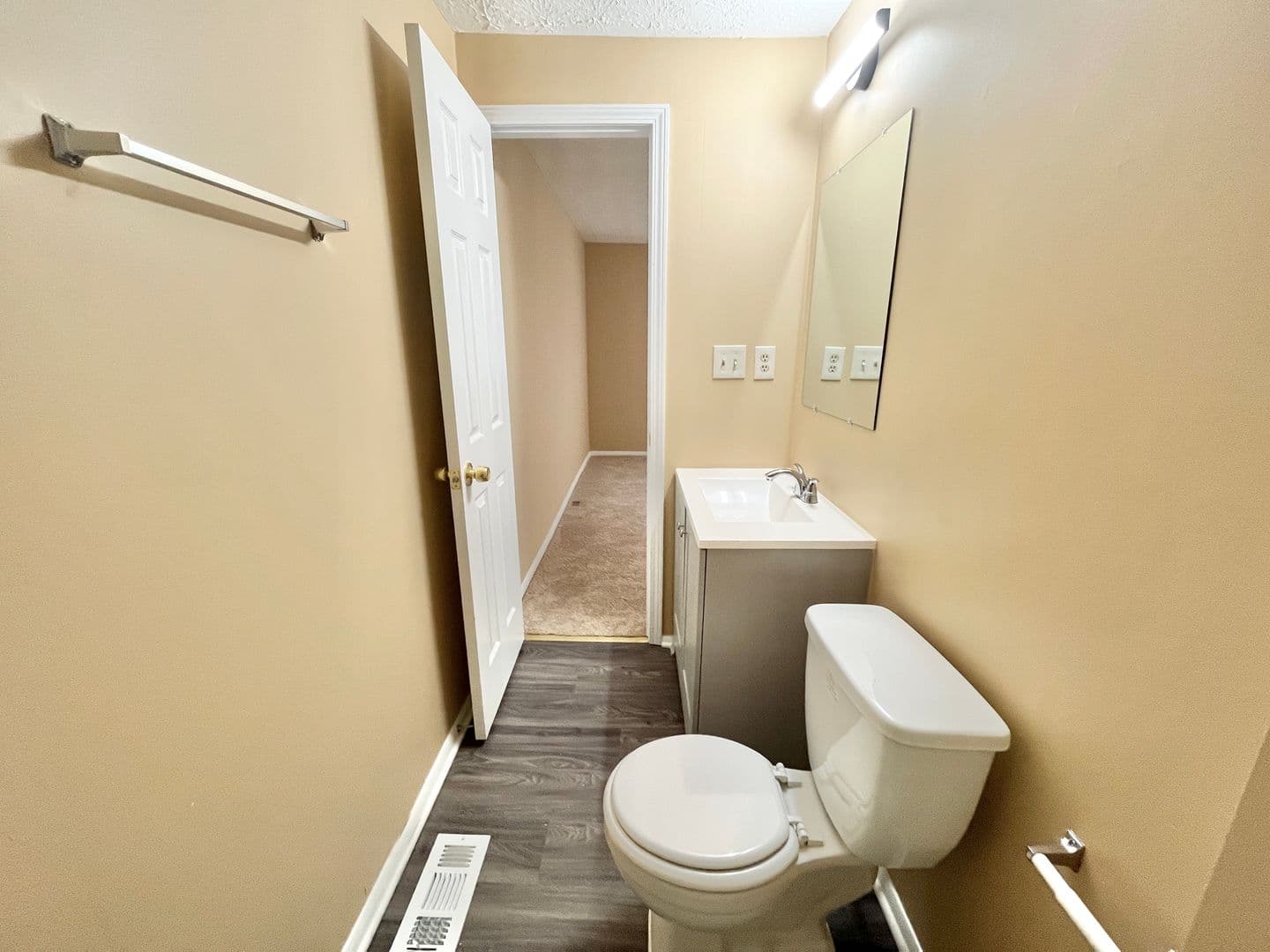 Peachtree Corners House: 6418 Meadow Rue Drive