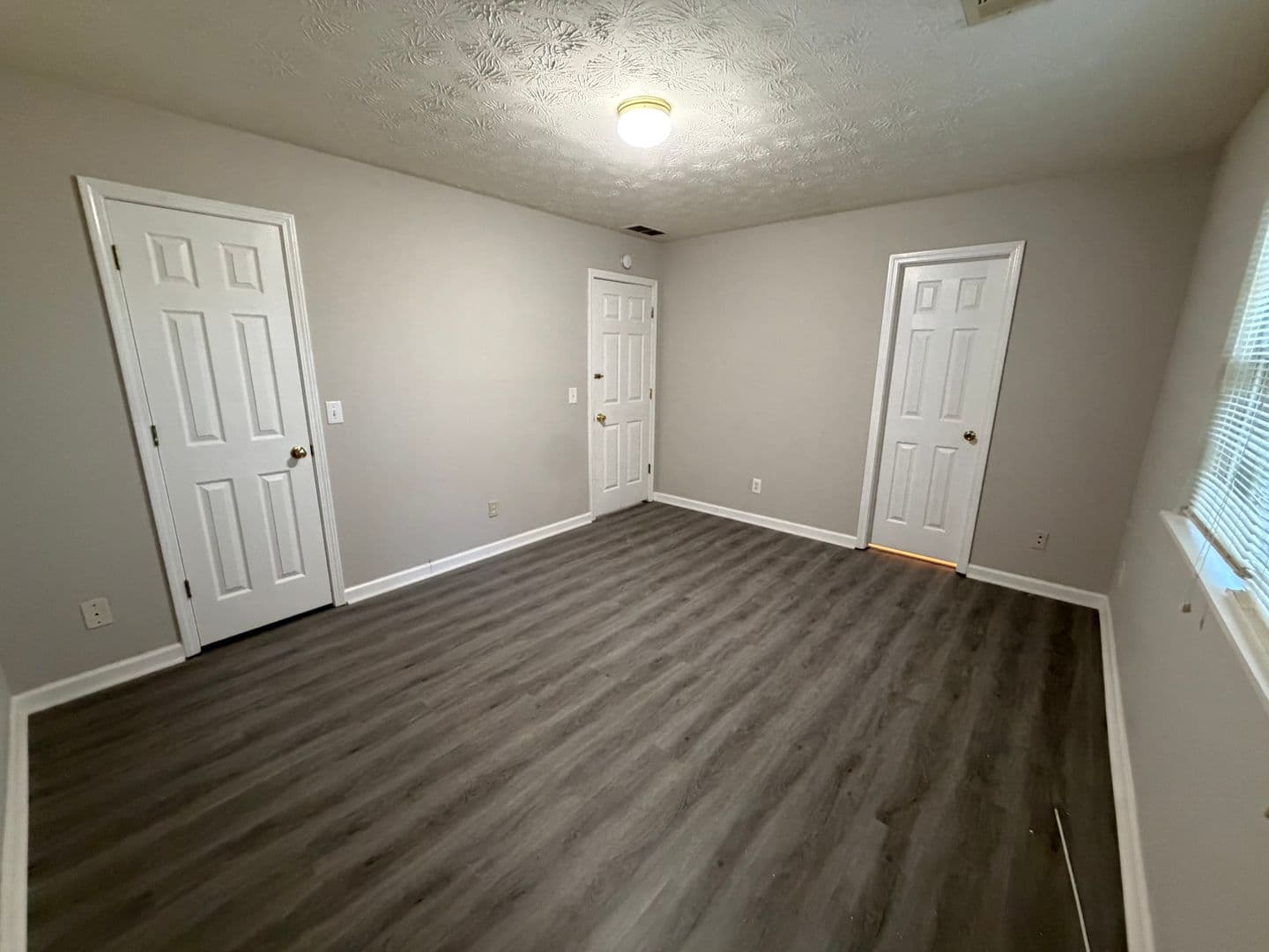 Tucker Apartment: Simonton Ct