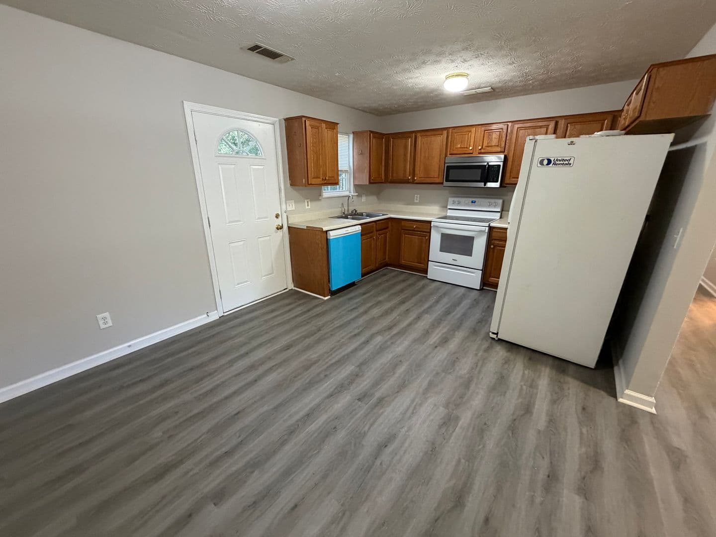 Tucker Apartment: Simonton Ct