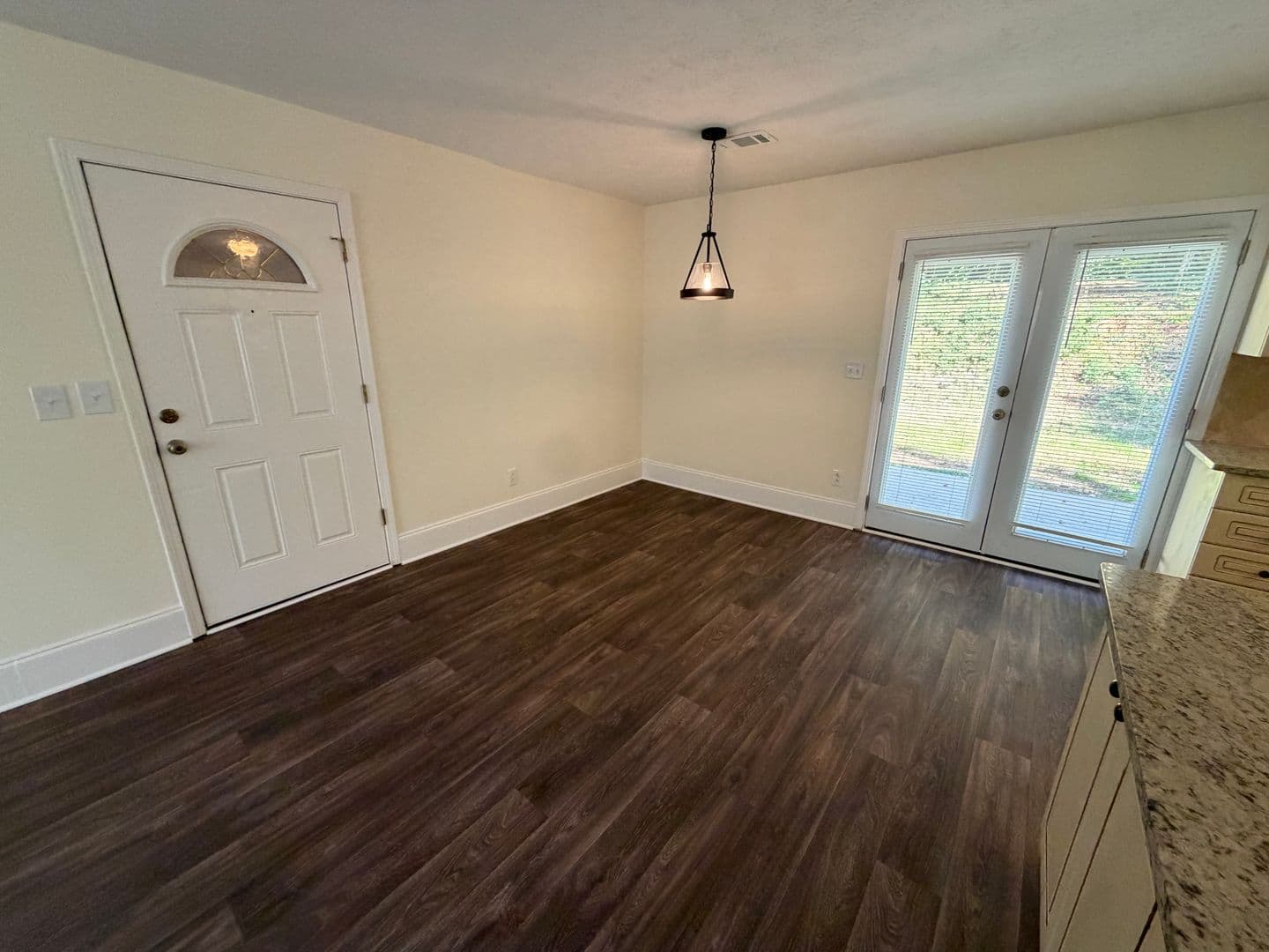 Suwanee House: 3884 Dollar Cr.