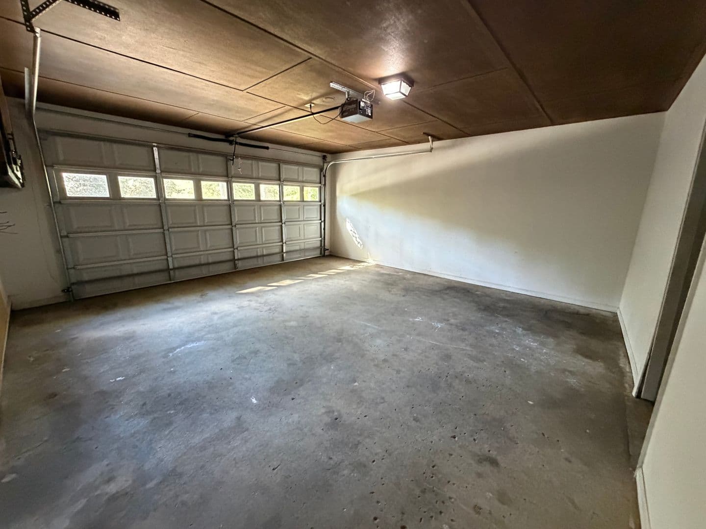 Suwanee House: 3884 Dollar Cr.