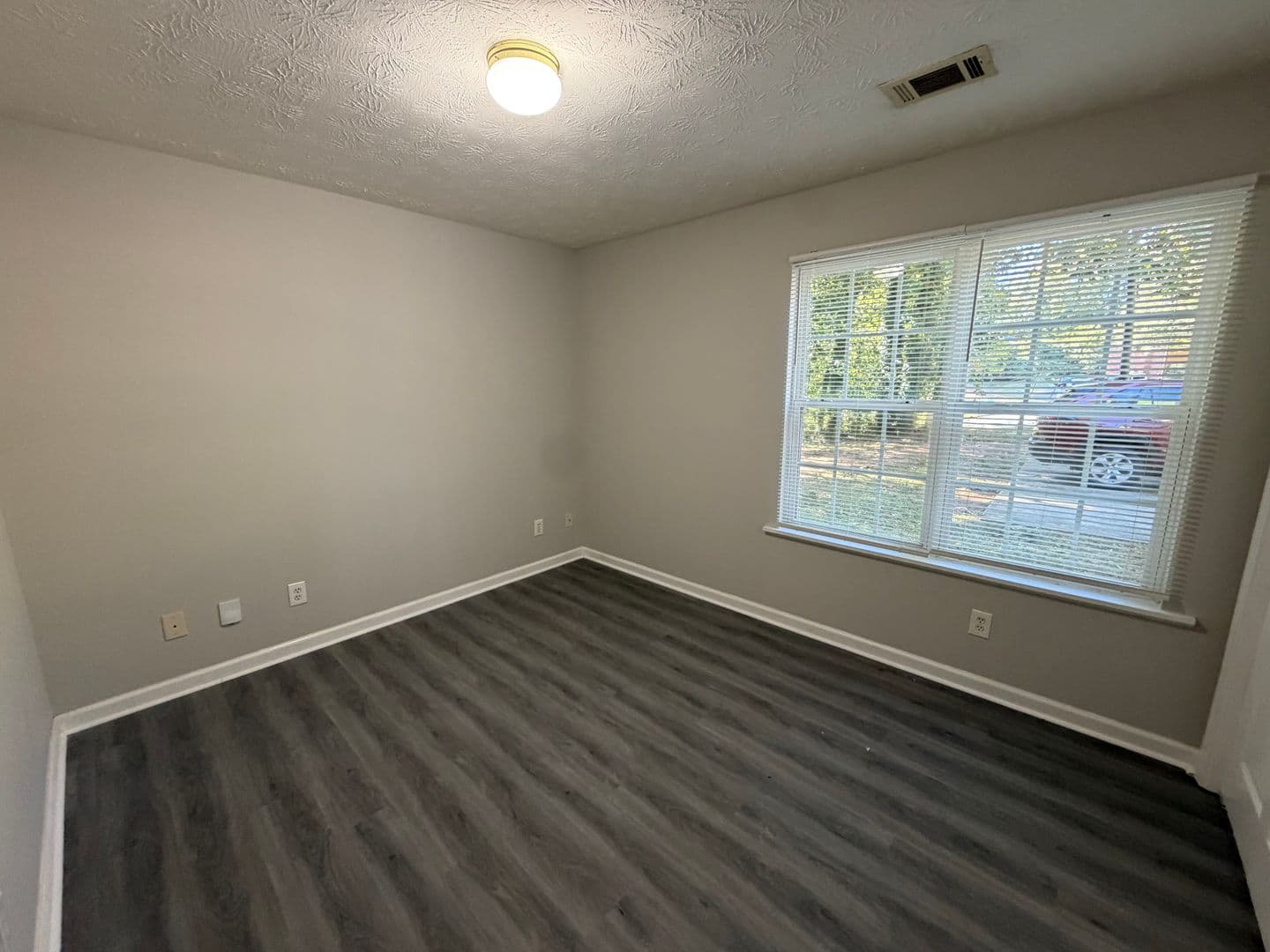Tucker Apartment: Simonton Ct