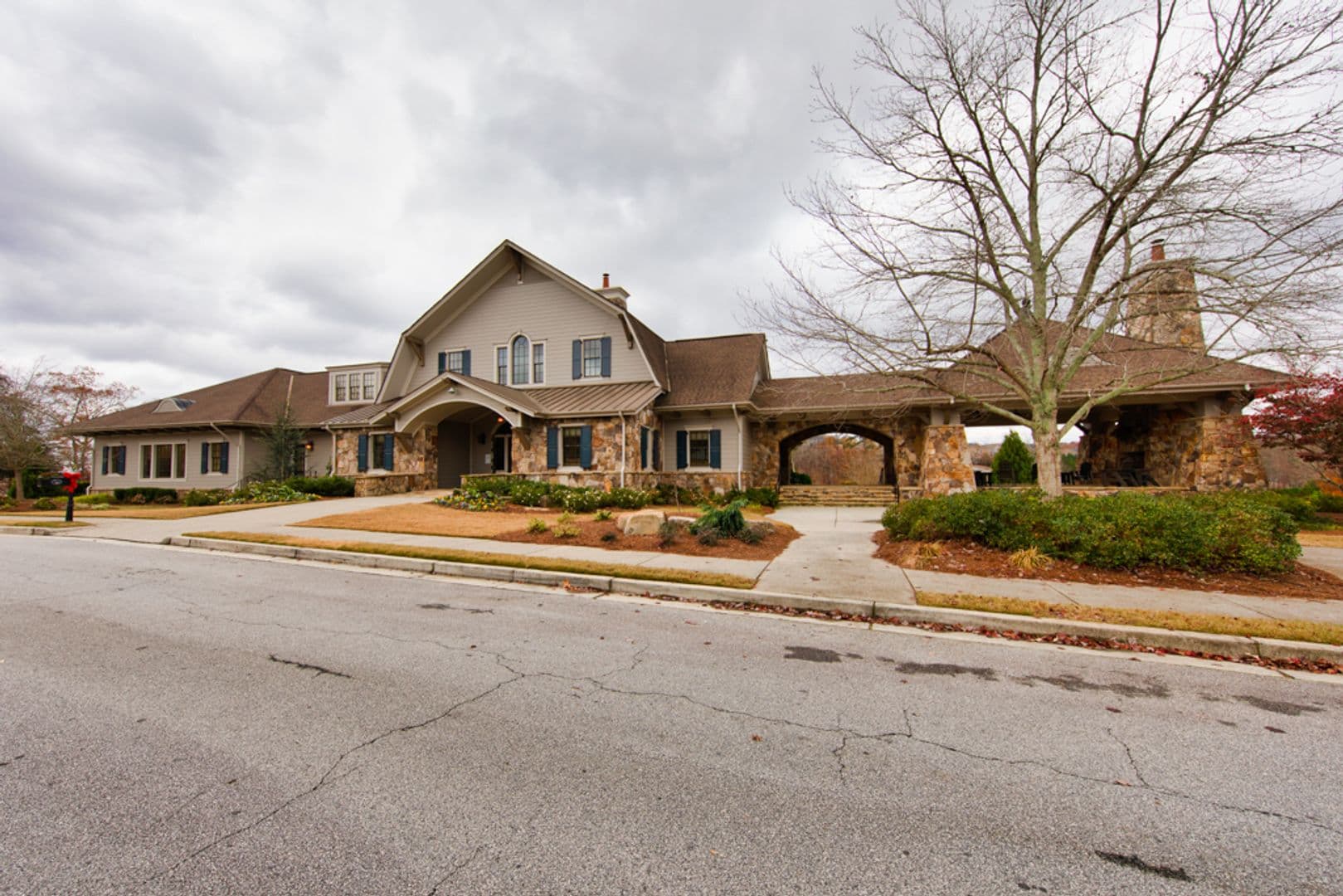 Flowery Branch House: 7819 Brass Lantern Dr.