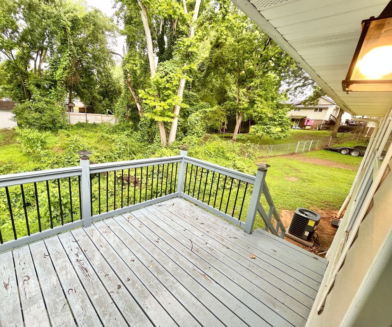 Oakwood Apartment: 4415 Oak Street